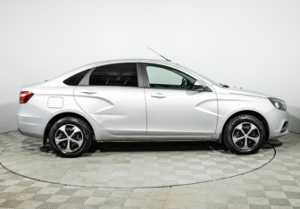 Подержанный автомобиль LADA (ВАЗ) Vesta Sedan 2019 года (4 фото)