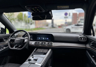 Подержанный автомобиль Jaecoo J8 2024 года (12 фото)