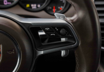 Подержанный автомобиль Porsche Cayenne 2014 года (16 фото)