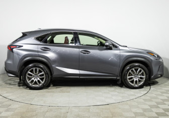 Подержанный автомобиль Lexus NX 2019 года (4 фото)