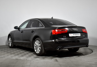 Подержанный автомобиль Audi A6 Sedan 2013 года (7 фото)