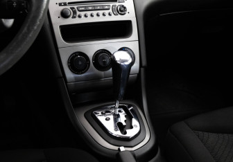 Подержанный автомобиль Peugeot 308 Hatchback 2010 года (11 фото)