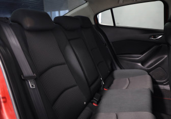 Подержанный автомобиль Mazda 3 Sedan 2014 года (12 фото)