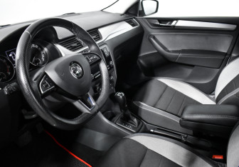 Подержанный автомобиль Skoda Rapid Liftback 2019 года (9 фото)
