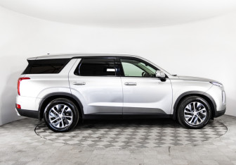 Подержанный автомобиль Hyundai Palisade 2022 года (4 фото)