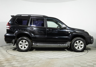 Подержанный автомобиль Toyota Land Cruiser Prado 2006 года (4 фото)