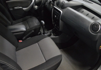 Подержанный автомобиль Renault Duster 2012 года (12 фото)