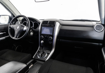 Подержанный автомобиль Suzuki Grand Vitara 2011 года (9 фото)