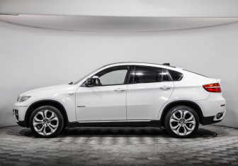 Подержанный автомобиль BMW X6 2013 года (8 фото)