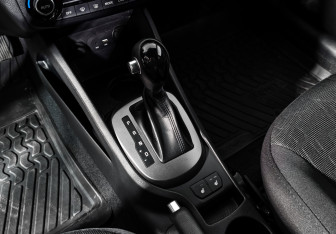 Подержанный автомобиль Kia Rio Hatchback 2015 года (11 фото)