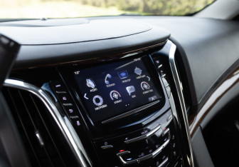 Подержанный автомобиль Cadillac Escalade Suv 2017 года (26 фото)