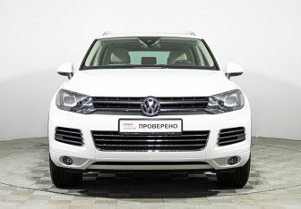 Подержанный автомобиль Volkswagen Touareg 2013 года (2 фото)