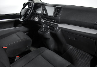 Подержанный автомобиль Peugeot Traveller 2021 года (13 фото)