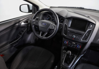 Подержанный автомобиль Ford Focus Hatchback 2019 года (8 фото)