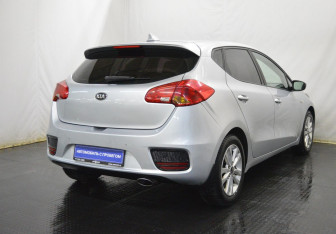 Подержанный автомобиль Kia Ceed Hatchback 2017 года (5 фото)