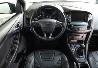 Подержанный автомобиль Ford Focus Sedan 2019 года (10 фото)
