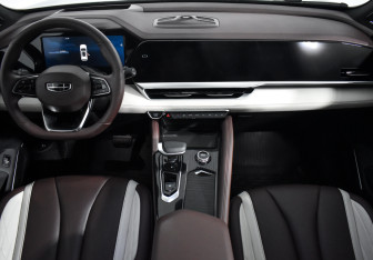 Подержанный автомобиль Geely Monjaro 2024 года (16 фото)