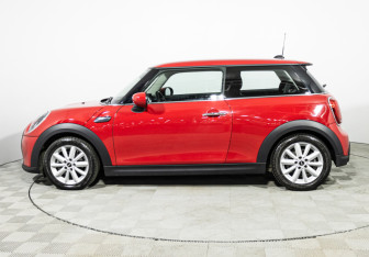 Подержанный автомобиль MINI Hatch 2021 года (8 фото)