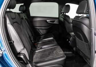 Подержанный автомобиль Audi Q7 2018 года (27 фото)
