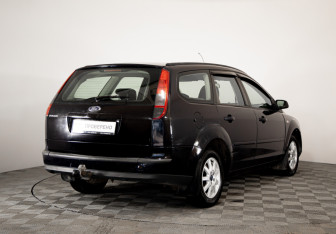 Подержанный автомобиль Ford Focus Wagon 2005 года (5 фото)