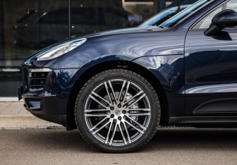 Подержанный автомобиль Porsche Macan 2016 года (10 фото)