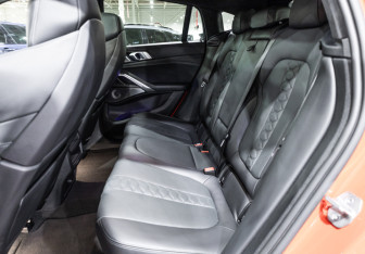 Подержанный автомобиль BMW X6 M 2021 года (19 фото)
