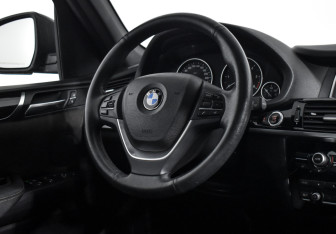 Подержанный автомобиль BMW X3 2017 года (15 фото)