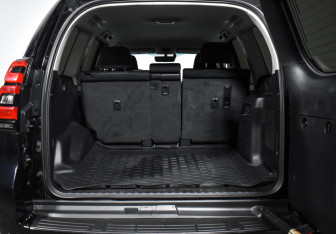 Подержанный автомобиль Toyota Land Cruiser Prado 2019 года (20 фото)