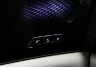 Подержанный автомобиль Kia Carnival 2021 года (21 фото)