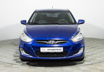 Подержанный автомобиль Hyundai Solaris Hatchback 2013 года (2 фото)