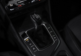 Подержанный автомобиль Volkswagen Tiguan 2021 года (18 фото)