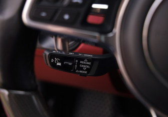 Подержанный автомобиль Porsche Cayenne 2019 года (25 фото)