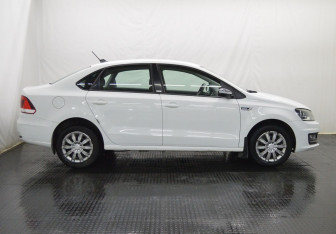Подержанный автомобиль Volkswagen Polo Sedan 2017 года (4 фото)