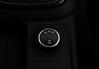 Подержанный автомобиль Chevrolet TrailBlazer 2014 года (15 фото)