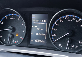 Подержанный автомобиль Toyota RAV4 2018 года (30 фото)