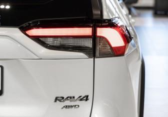 Новый Toyota RAV4 2025 (14 фото)