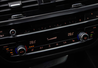 Подержанный автомобиль BMW X3 2018 года (19 фото)