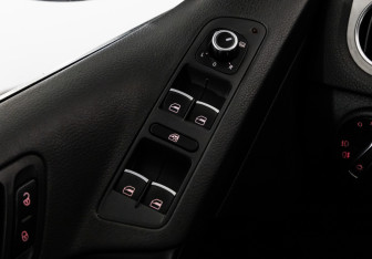 Подержанный автомобиль Volkswagen Tiguan 2010 года (16 фото)
