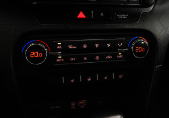 Подержанный автомобиль Kia Ceed Wagon 2019 года (14 фото)