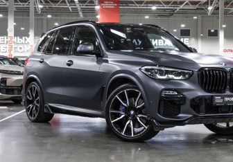 Подержанный автомобиль BMW X5 2019 года (8 фото)