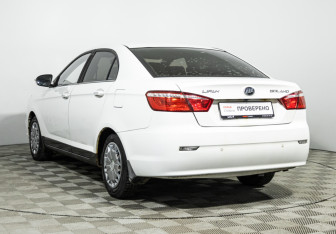 Подержанный автомобиль Lifan Solano 2017 года (7 фото)