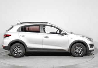 Подержанный автомобиль Kia Rio Hatchback 2020 года (4 фото)