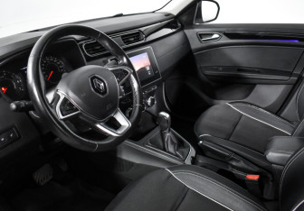 Подержанный автомобиль Renault Arkana 2019 года (9 фото)