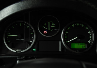 Подержанный автомобиль Land Rover Defender Suv 2014 года (12 фото)