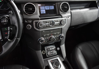Подержанный автомобиль Land Rover Discovery 2015 года (15 фото)