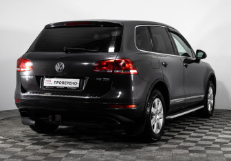 Подержанный автомобиль Volkswagen Touareg 2011 года (5 фото)