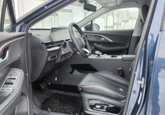 Подержанный автомобиль Omoda C5 2023 года (12 фото)