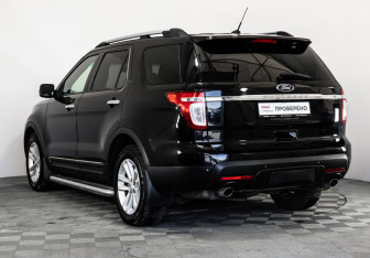 Подержанный автомобиль Ford Explorer 2013 года (7 фото)