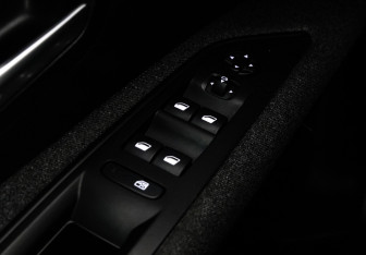 Подержанный автомобиль Peugeot 3008 2017 года (19 фото)