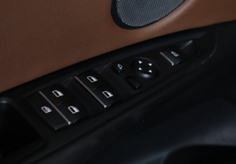Подержанный автомобиль BMW X5 2017 года (16 фото)